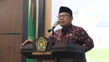 Kepala Kemenag Kabupaten Garut H. Hamzah Rukmana menyampaikan arahan dalam Ngopi Pagi bersama penyuluh agama, Kamis, 10 September 2026