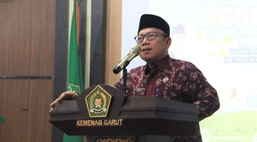 Kepala Kemenag Kabupaten Garut H. Hamzah Rukmana menyampaikan arahan dalam Ngopi Pagi bersama penyuluh agama, Kamis, 10 September 2026
