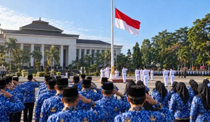 Upacara peringatan Hari Kesaktian Pancasila pada 1 Oktober.