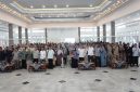 Bupati Garut Abdusy Syakur Amin melepas peserta KKN-Gradasi 2026 di Pendopo Kabupaten Garut, Jumat, 18 September 2026.