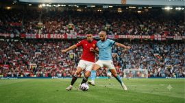 Ilustrasi pertandingan Manchester United vs Manchester City dan perubahan posisi kedua klub dalam klasemen Premier League 2026/2027