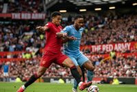Ilustrasi jurnalistik pertandingan Man Utd vs Man City dalam lanjutan Premier League 2026/2027 di Old Trafford