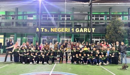 Pasukan Paskibra MTsN 1 Garut meraih sejumlah prestasi dalam LKBB Madagaskar 2026 se-Jawa Barat