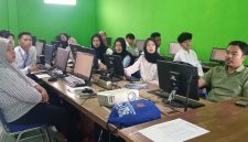 SMK Muhammadiyah Garut membuka pelatihan Office Advance gratis bagi alumni, khususnya alumni yang belum bekerja.