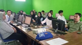 SMK Muhammadiyah Garut membuka pelatihan Office Advance gratis bagi alumni, khususnya alumni yang belum bekerja.