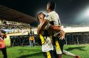 Pemain PERSIB merayakan kemenangan 2-1 atas Persijap Jepara pada pekan ketiga Super League 2026/2027 (foto: https://persib.co.id/)