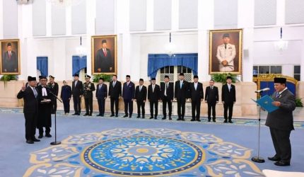 Purbaya Yudhi Sadewa diganti Suahasil Nazara sebagai Menteri Keuangan