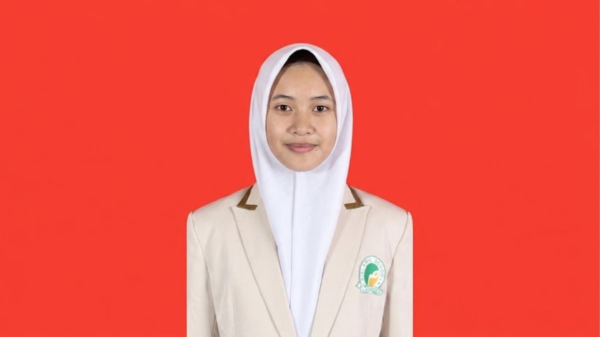 Raisya Fakhira, santri murid MA Unggulan Al Mashduqi IIBS Garut, melaju ke OMI 2026 tingkat Provinsi Jawa Barat bidang Fisika.