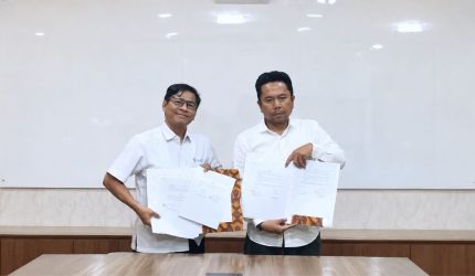 Rektor Universitas Garut Dr. Irfan Nabhani menandatangani perjanjian kerja sama dengan Klinik Utama Dr. H. A. Rotinsulu Garut.