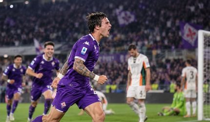 Franco Mastantuono mencetak hat-trick saat Fiorentina mengalahkan Venezia 4-2