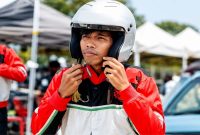 Dede Sunandar mendapat penanganan medis setelah sempat tak sadarkan diri dalam laga Kapolda Fighter Match 2026 di GOR Kota Jambi.( IG: Dede Sunandar)
