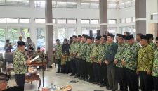 Ketua Pimpinan Daerah DMI Kabupaten Garut, Rd. Aas Kosasih, S.Ag., M.Pd., menyampaikan rencana program pemberdayaan ekonomi jemaah dan revitalisasi masjid seusai pelantikan pengurus DMI periode 2026–2031 di Pendopo Garut, 29 Oktober 2026