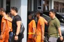 penindakan kepolisian terhadap tersangka dalam kasus dugaan tindak pidana perdagangan orang dan eksploitasi seksual di Garut Selatan, Kabupaten Garut.