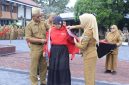 Sekretaris Daerah Kabupaten Garut, Nurdin Yana, memimpin apel gabungan yang dirangkaikan dengan pelepasan kontingen Garut menuju PESONAS II 2026, Senin (12/10/2026).
