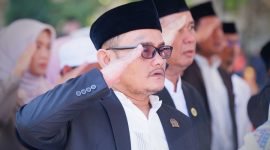 Wakil Ketua DPRD Kabupaten Garut, H. Subhan Fahmi, mengikuti upacara peringatan Hari Santri Nasional 2026 di Alun-Alun Garut, 22 Oktober 2026.