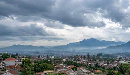 Ilustrasi langit berawan di Kabupaten Garut.