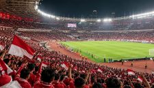 Suporter bersiap memenuhi Stadion Utama Gelora Bung Karno menjelang final Indonesia vs Thailand pada FIFA ASEAN Cup 2026. ( warta Garut)