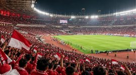 Suporter bersiap memenuhi Stadion Utama Gelora Bung Karno menjelang final Indonesia vs Thailand pada FIFA ASEAN Cup 2026. ( warta Garut)