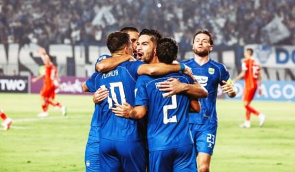 Balsa Sekulic merayakan gol Persib Bandung saat menang 2-0 atas Melbourne Victory di ACL Two.