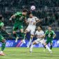 Ilustrasi Persebaya Surabaya menang 3-1 atas Madura United dalam Derbi Suramadu di Stadion Gelora Bung Tomo, Surabaya, Senin (26/10/2026).