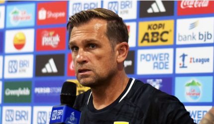 Gakuto Notsuda dan Beckham Putra berpeluang kembali memperkuat Persib Bandung melawan Persik Kediri.