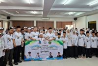 suasana pelepasan peserta kompetisi olahraga dan seni antardiniyah.
