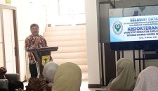 Komite Etik Bidang Hukum Yayasan Dharma Husada Insani Garut, H. Rudy Gunawan, S.H., M.H., memberikan keterangan terkait visitasi usulan pembukaan Fakultas Kedokteran Gigi IKKHG di Kampus 3, Selasa (13/10/2026).