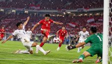 Timnas Indonesia merayakan keberhasilan menjadi juara FIFA ASEAN Cup 2026 setelah mengalahkan Thailand melalui adu penalti di SUGBK, Jakarta, 5 Oktober 2026. ( Ilustrasi Warta Garut)