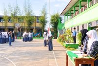 Upacara Hari Kesaktian Pancasila berlangsung di lapangan SMK Muhammadiyah Garut, Kamis, 1 Oktober 2026