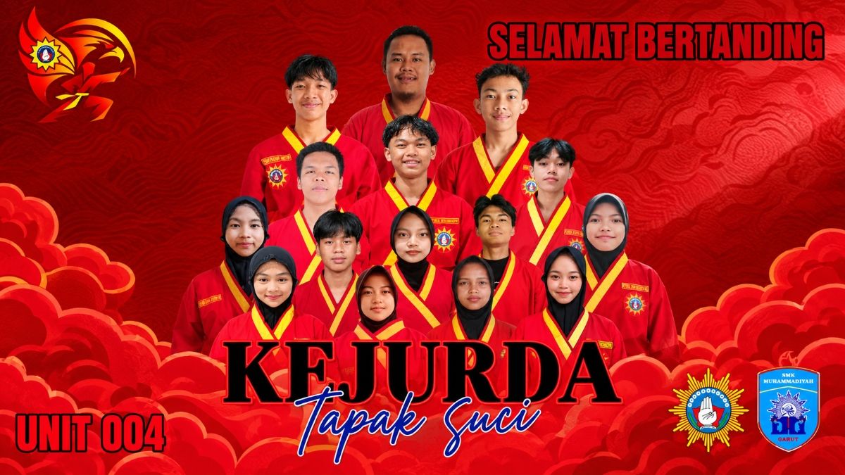 Anggota Tapak Suci Unit 4 SMK Muhammadiyah Garut dalam kegiatan pembinaan bela diri dan karakter pelajar.